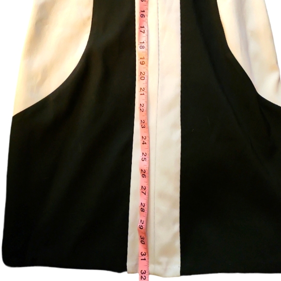 Signature By Sangria SZ 4P Black & White Sleeveless Keyhole Colorbock Mini Dress - Picture 6 of 13